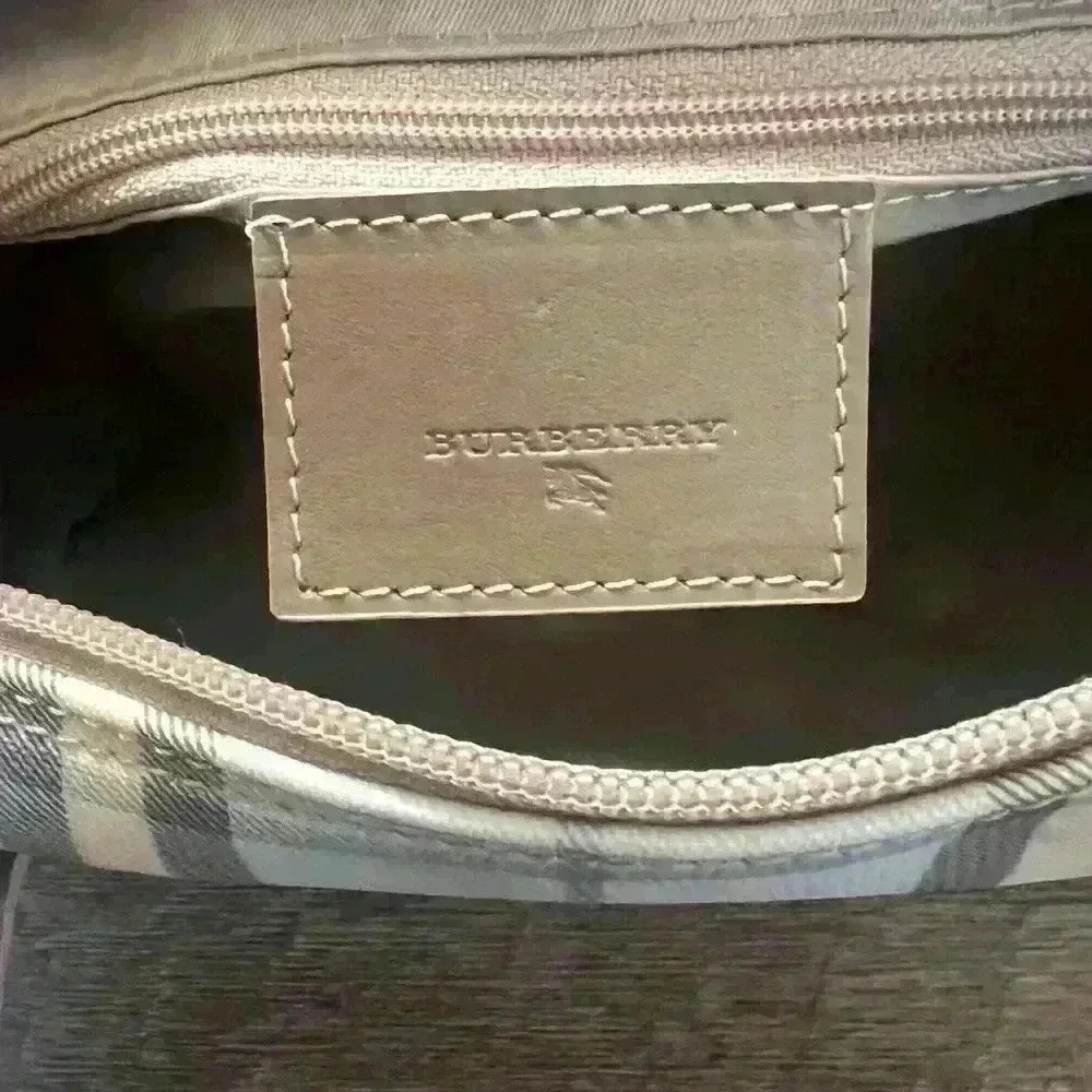 ✨RETIRED✨ Burberry Baby Blue Nova Check PVC Boston Bag - Picture 7 of 9